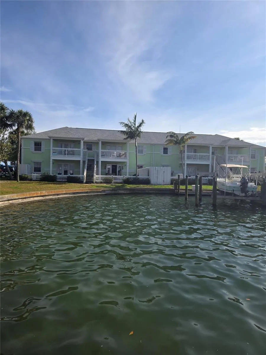 5231 BEACH DRIVE SE #A St Petersburg, FL 33705