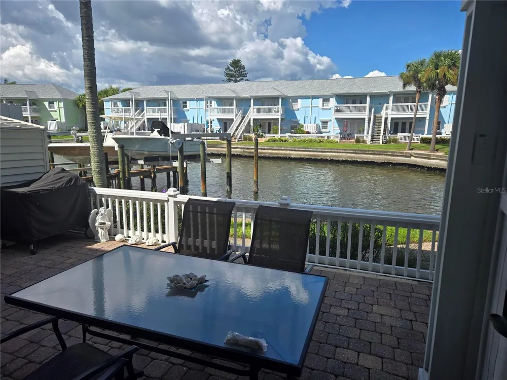 5231 BEACH DRIVE SE #A St Petersburg, FL 33705