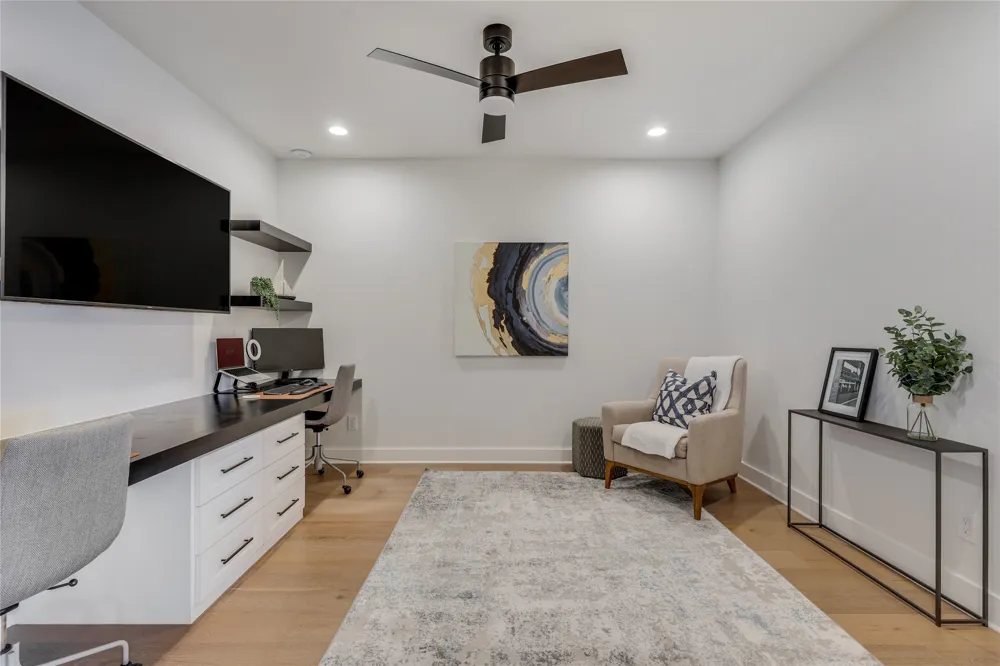 432 Venture Boulevard S Point Venture, TX 78645