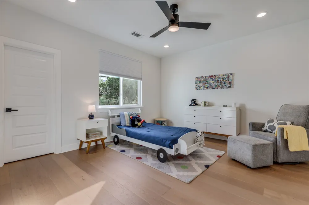 432 Venture Boulevard S Point Venture, TX 78645