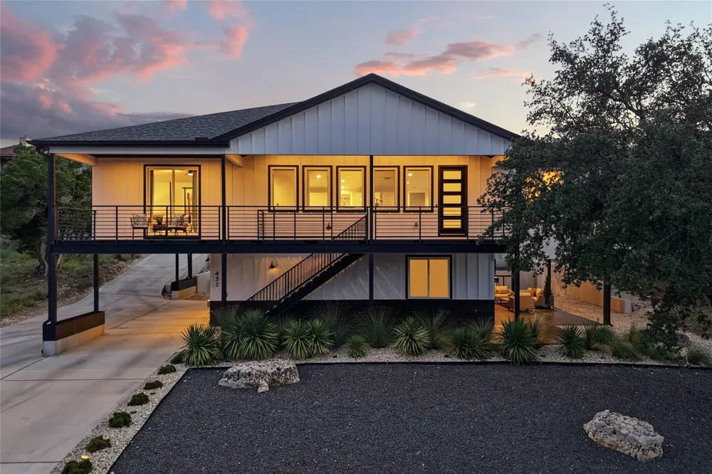432 Venture Boulevard S Point Venture, TX 78645