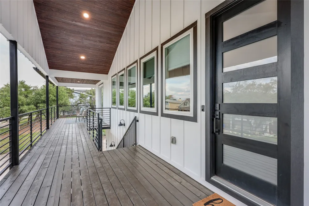 432 Venture Boulevard S Point Venture, TX 78645