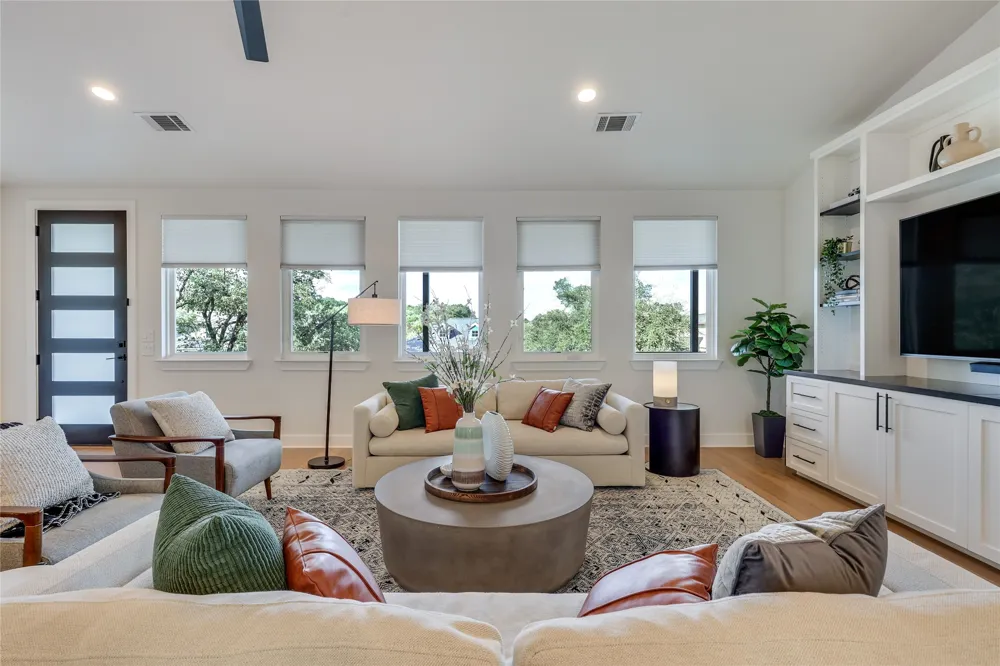 432 Venture Boulevard S Point Venture, TX 78645