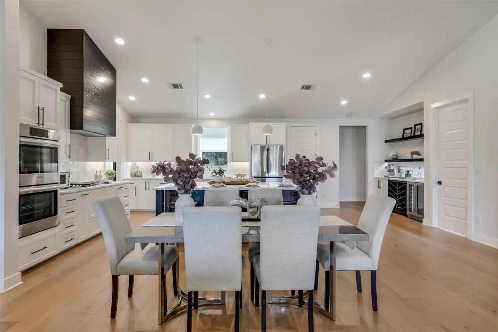 432 Venture Boulevard S Point Venture, TX 78645