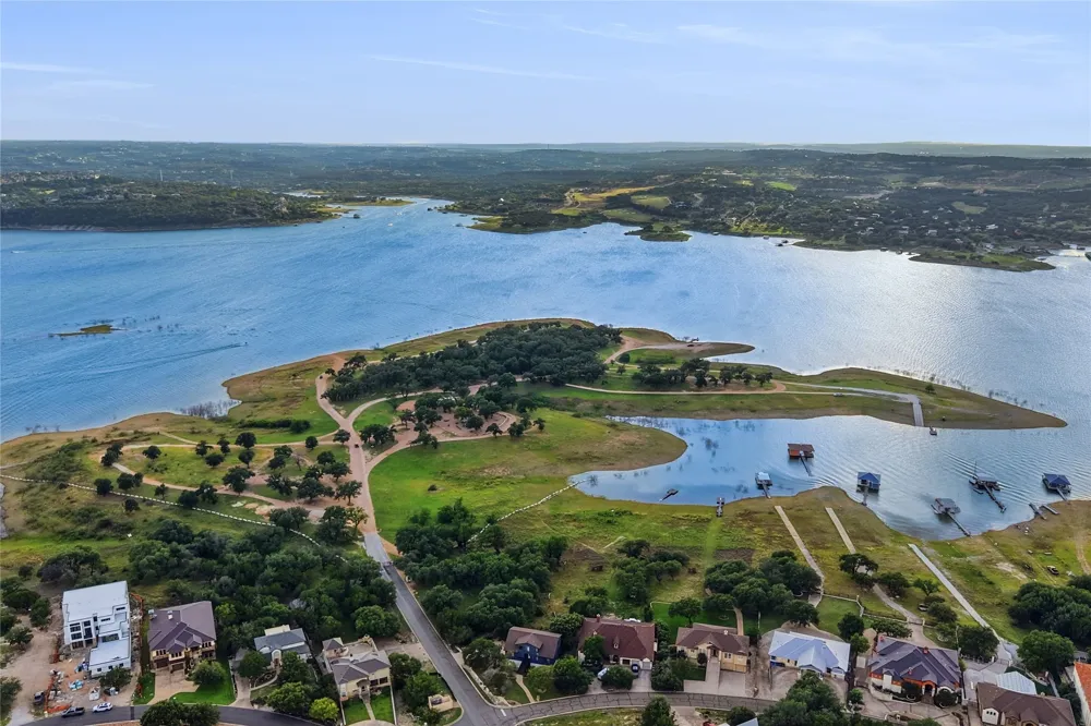 432 Venture Boulevard S Point Venture, TX 78645
