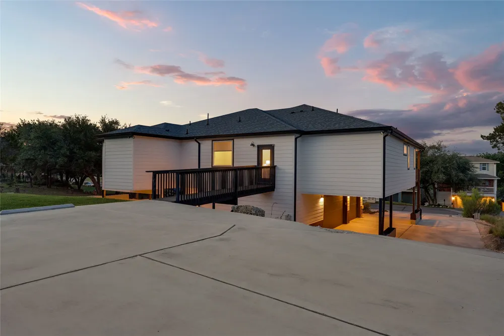432 Venture Boulevard S Point Venture, TX 78645