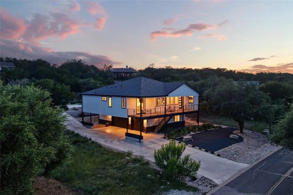 432 Venture Boulevard S Point Venture, TX 78645