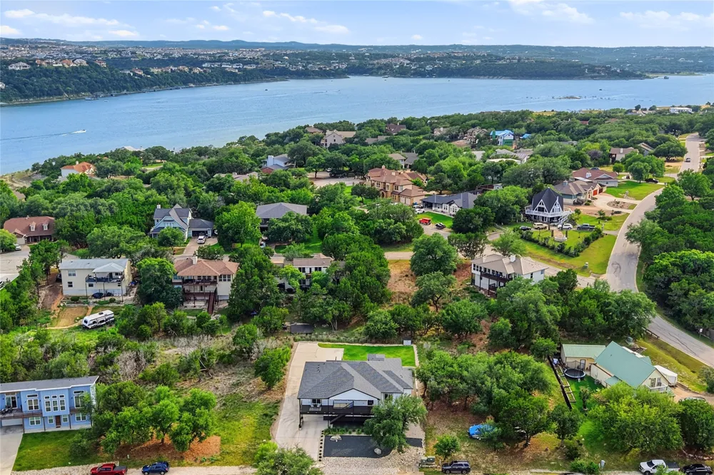 432 Venture Boulevard S Point Venture, TX 78645