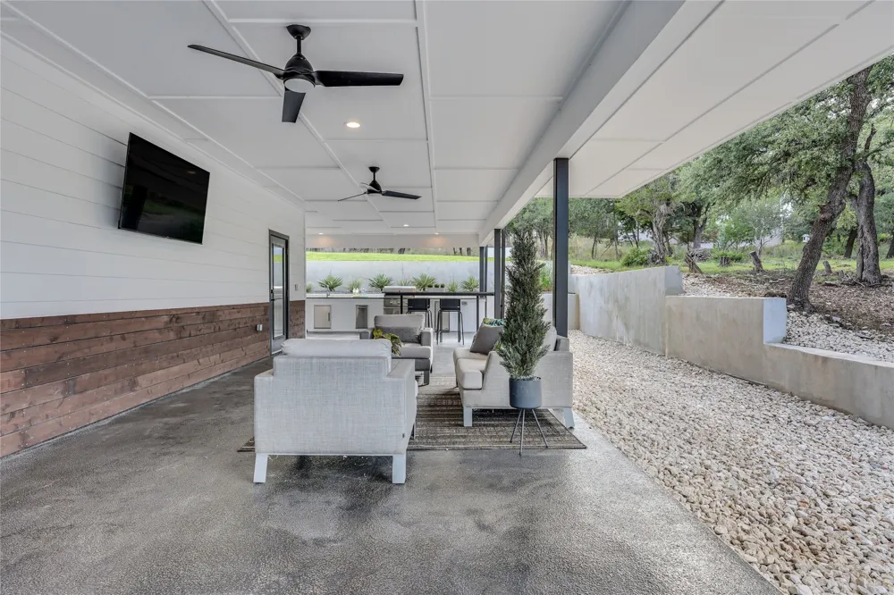 432 Venture Boulevard S Point Venture, TX 78645