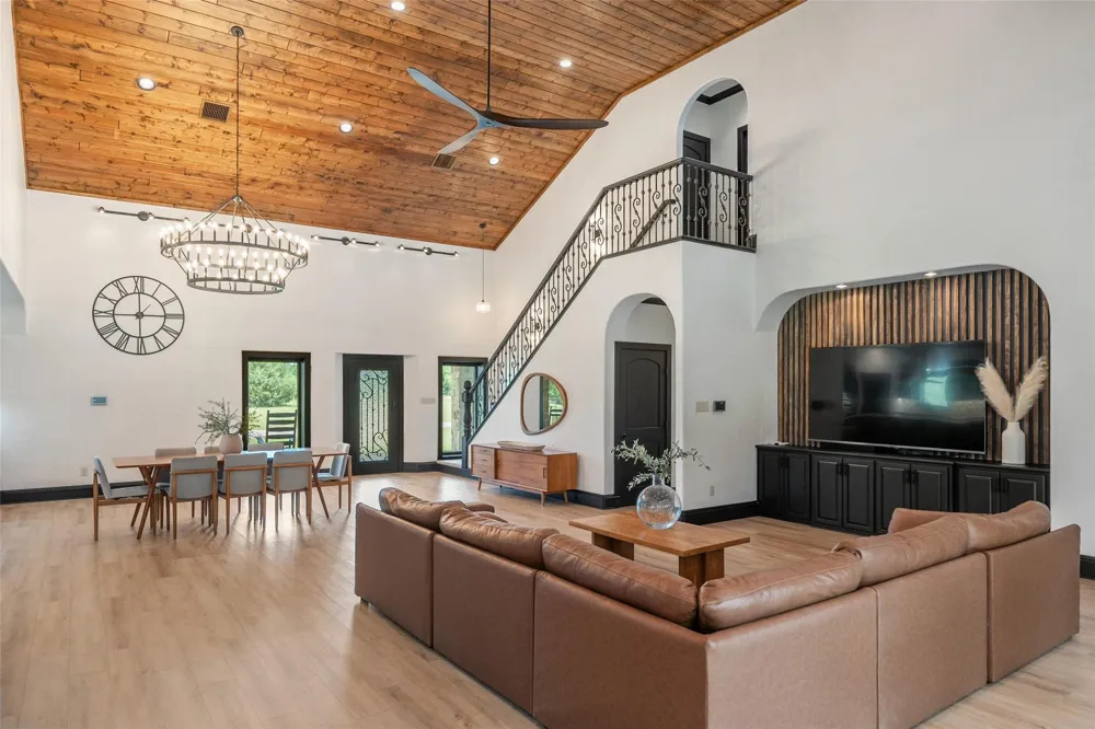 10193 County Road 4240 Kerens, TX 75144