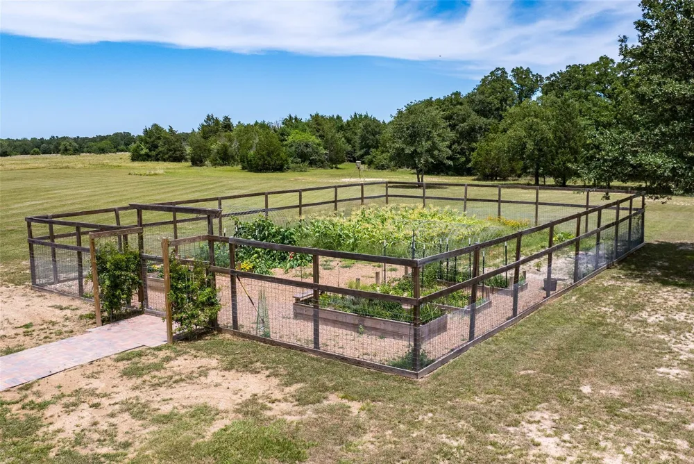 10193 County Road 4240 Kerens, TX 75144