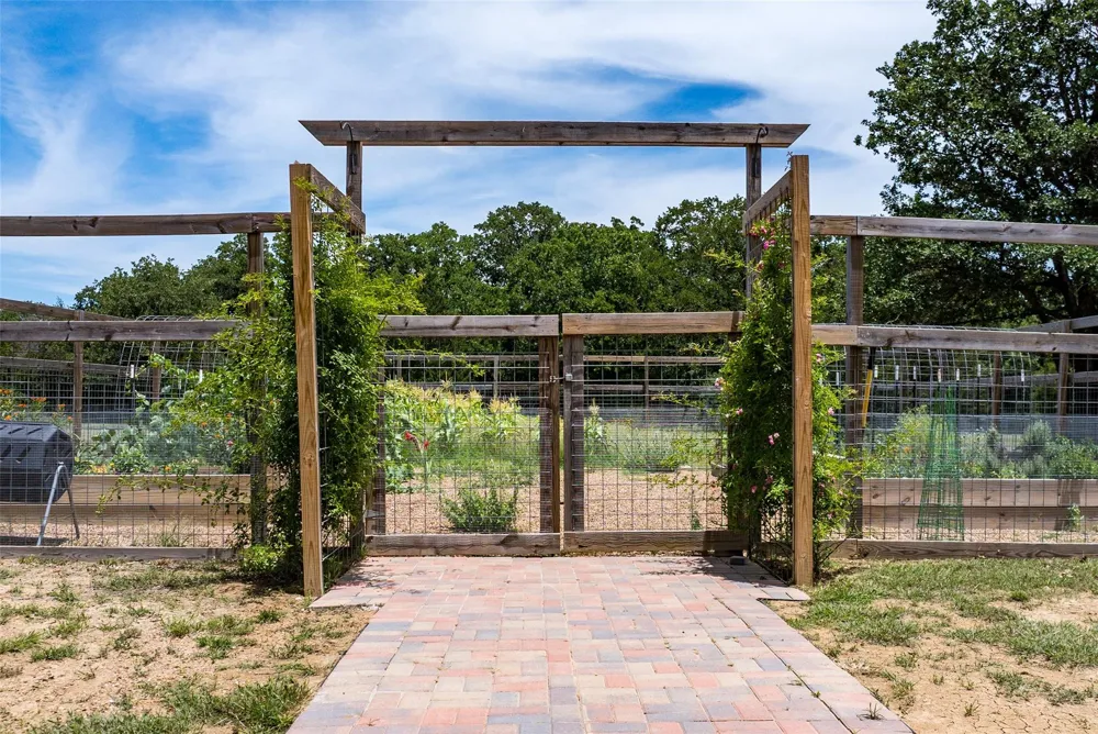 10193 County Road 4240 Kerens, TX 75144