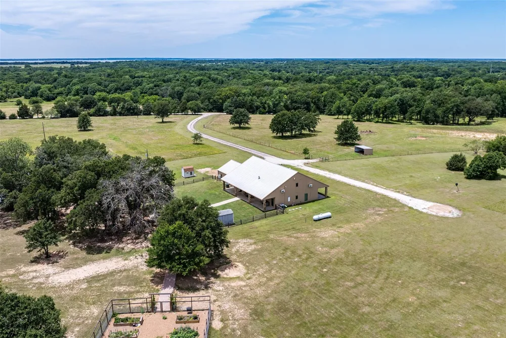 10193 County Road 4240 Kerens, TX 75144