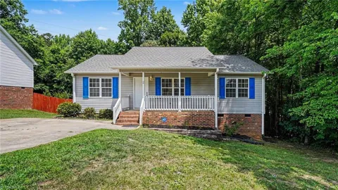 2 Leaf Ridge Court
