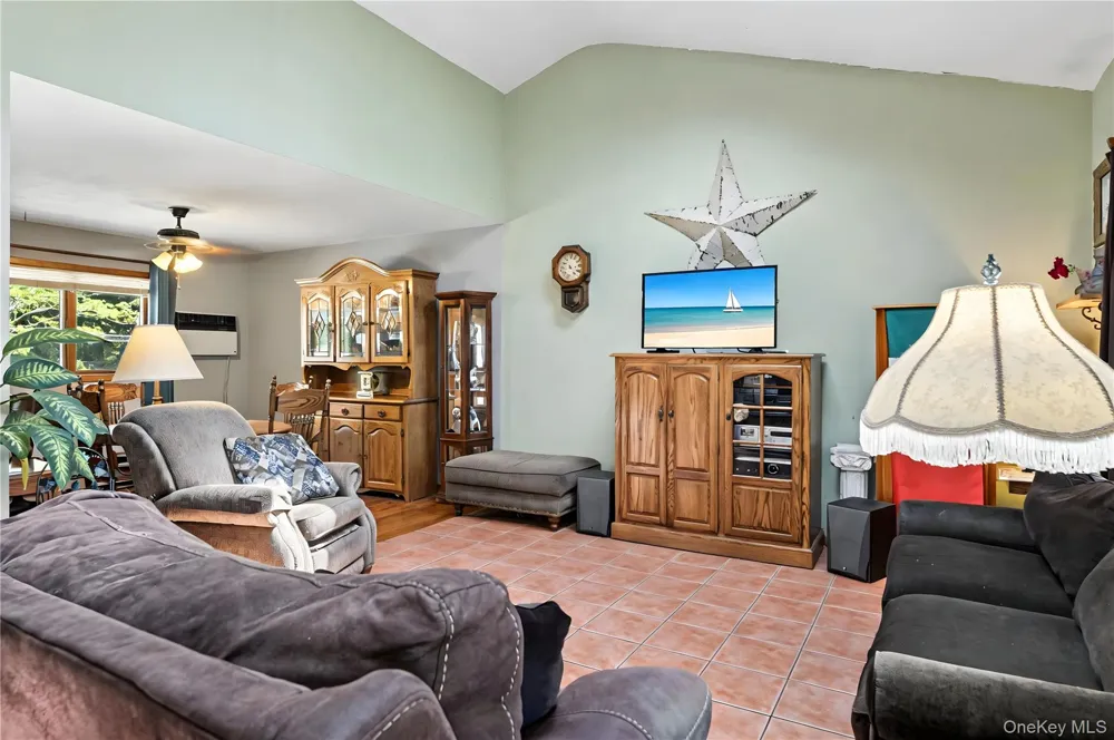 44 Aliperti Road Jamesport, NY 11947