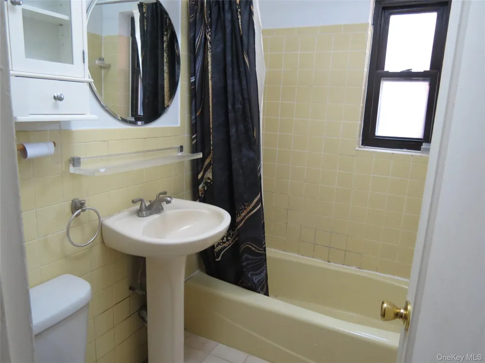 147-14 84th Road #2A Briarwood, NY 11435
