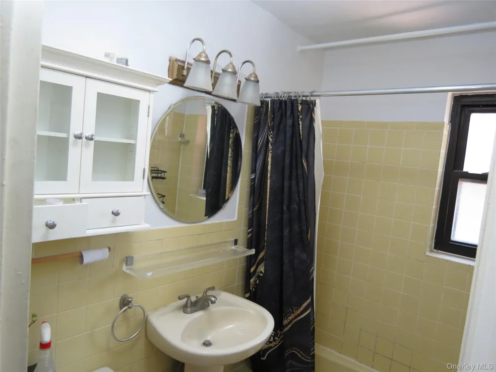 147-14 84th Road #2A Briarwood, NY 11435