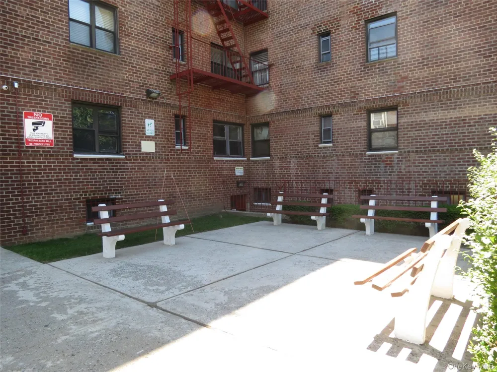 147-14 84th Road #2A Briarwood, NY 11435