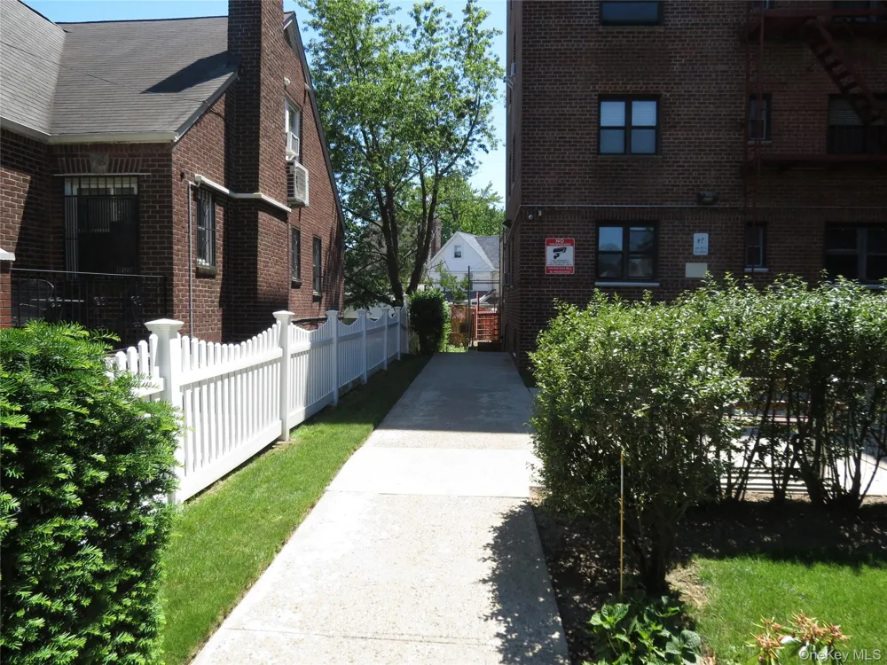 147-14 84th Road #2A Briarwood, NY 11435