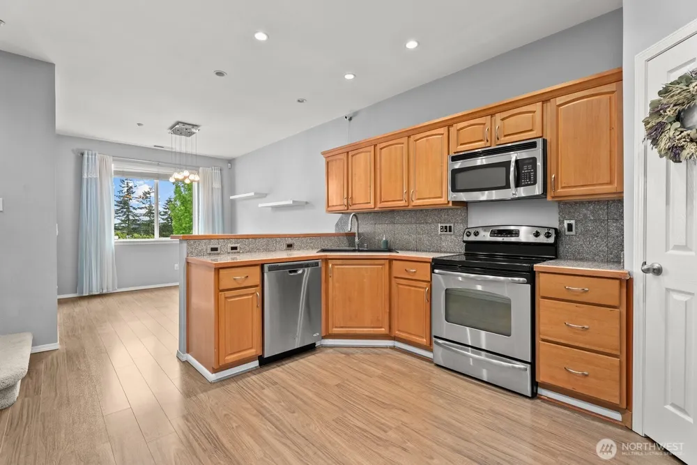 25220 104th Avenue SE #9 Kent, WA 98030