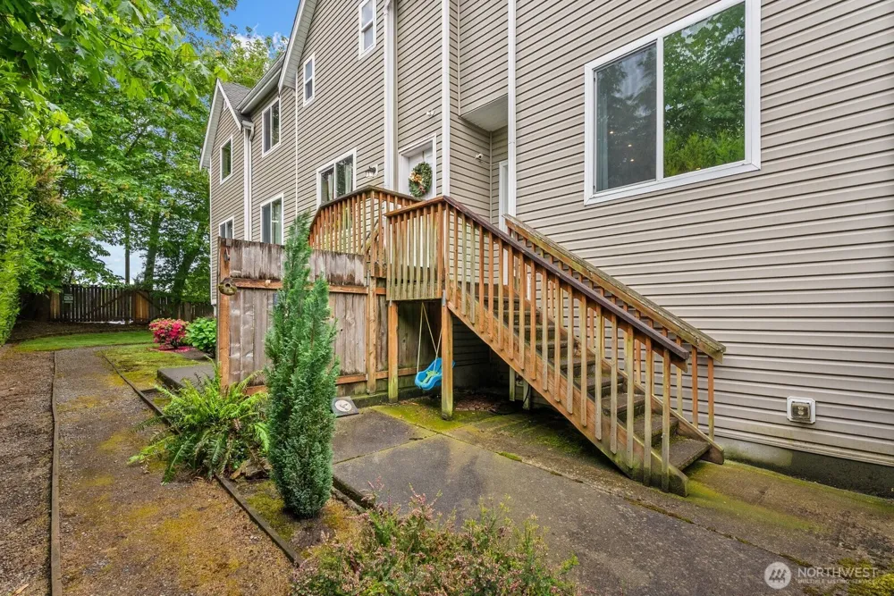 25220 104th Avenue SE #9 Kent, WA 98030