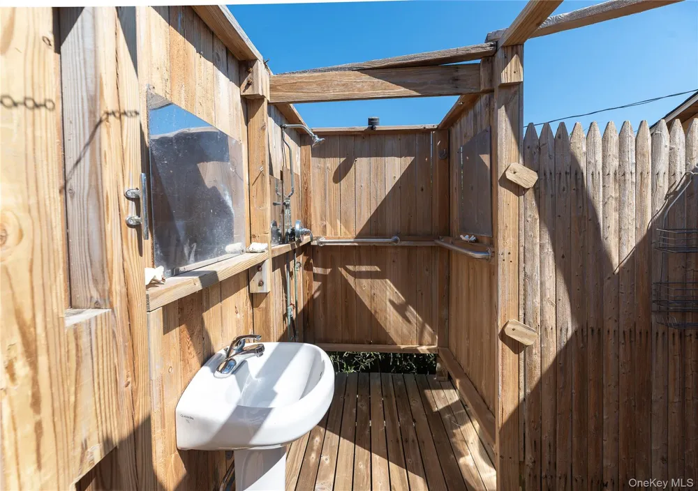 28 Ocean Road Ocean Beach, NY 11770