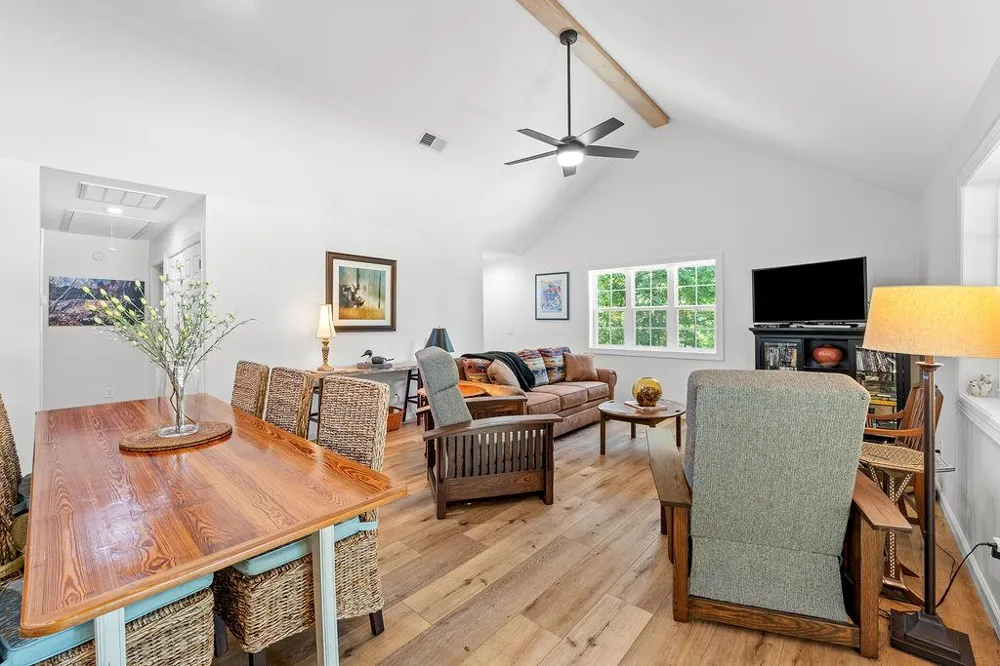 Tessentee Franklin, NC 28734