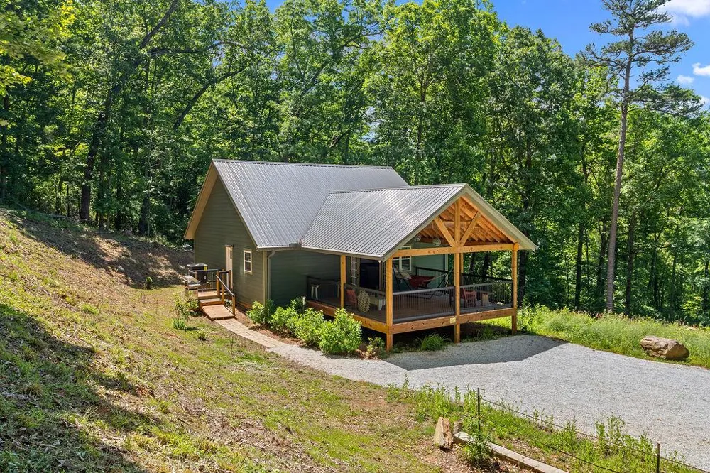 Tessentee Franklin, NC 28734
