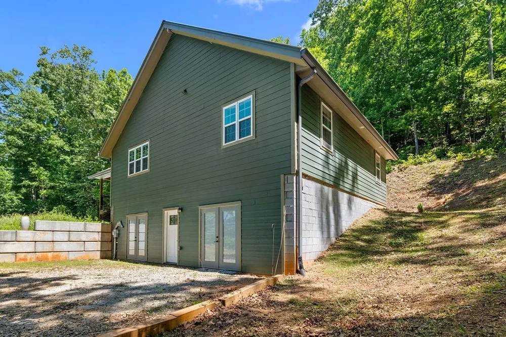 Tessentee Franklin, NC 28734