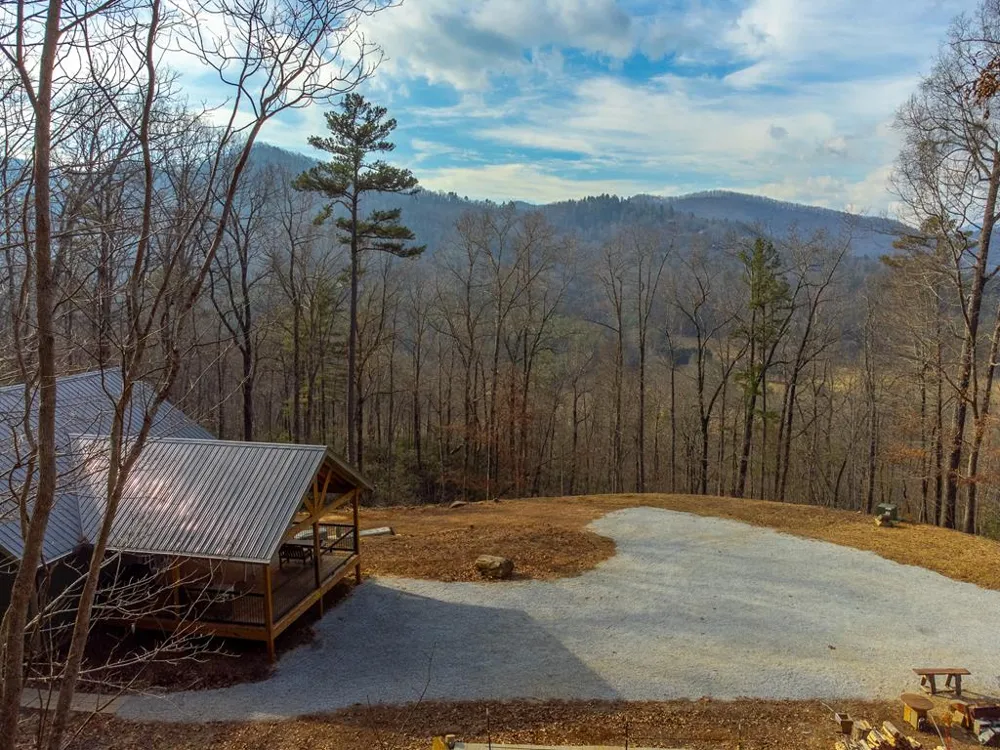 Tessentee Franklin, NC 28734