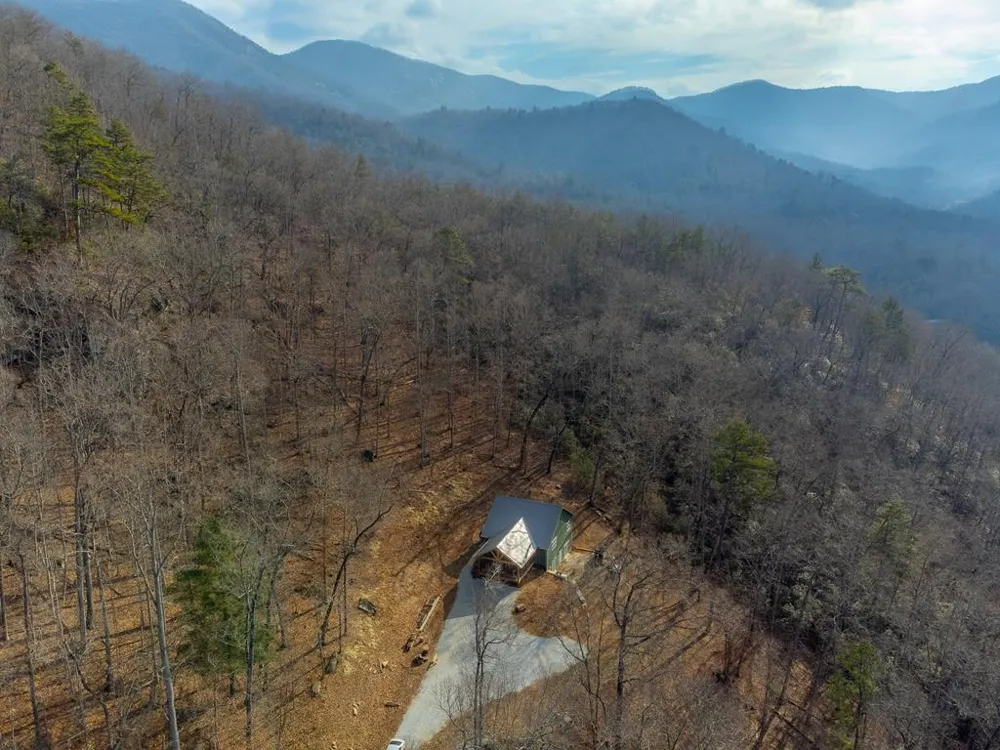 Tessentee Franklin, NC 28734