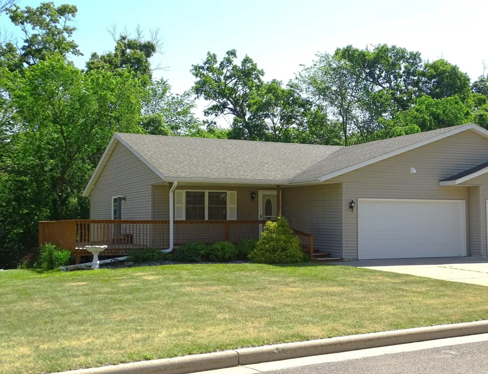 186 Country Lane Durand, WI 54736