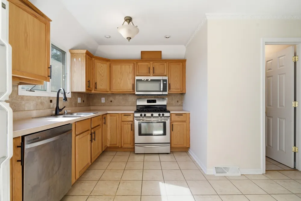 7933 Jefferson Avenue #4b Munster, IN 46321