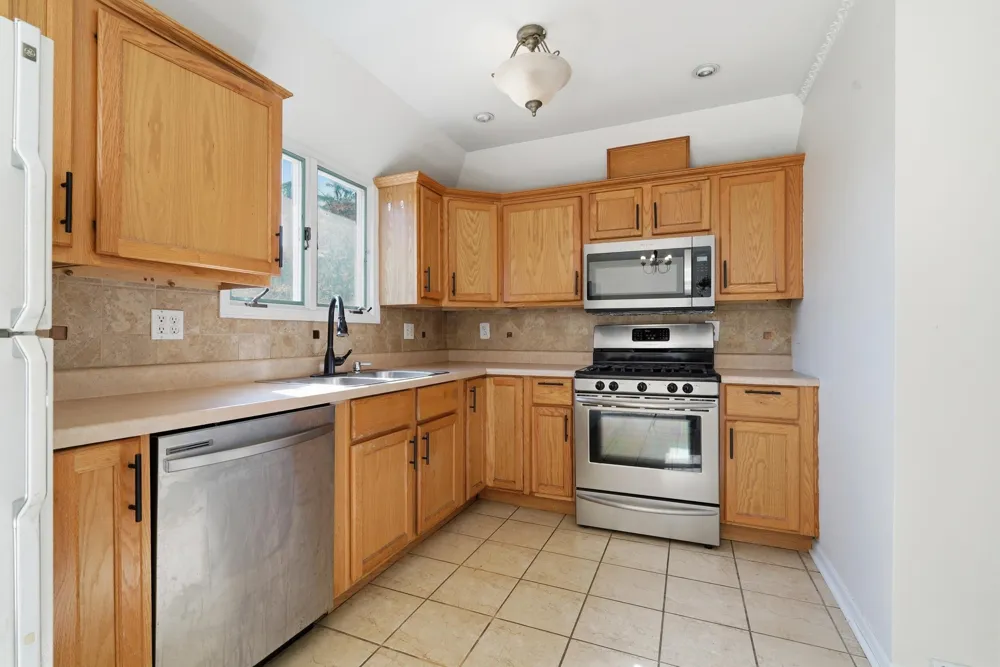 7933 Jefferson Avenue #4b Munster, IN 46321