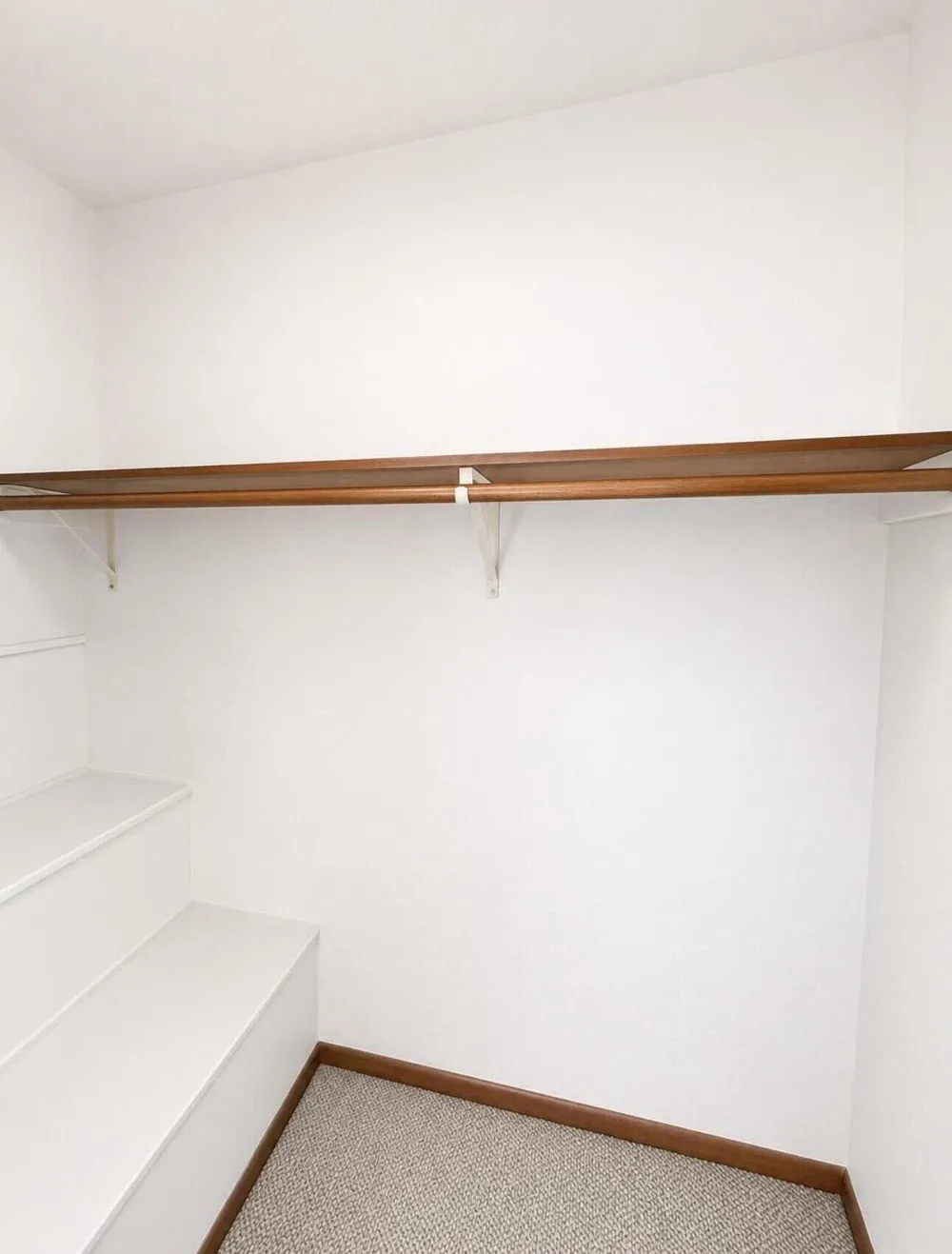 7933 Jefferson Avenue #4b Munster, IN 46321