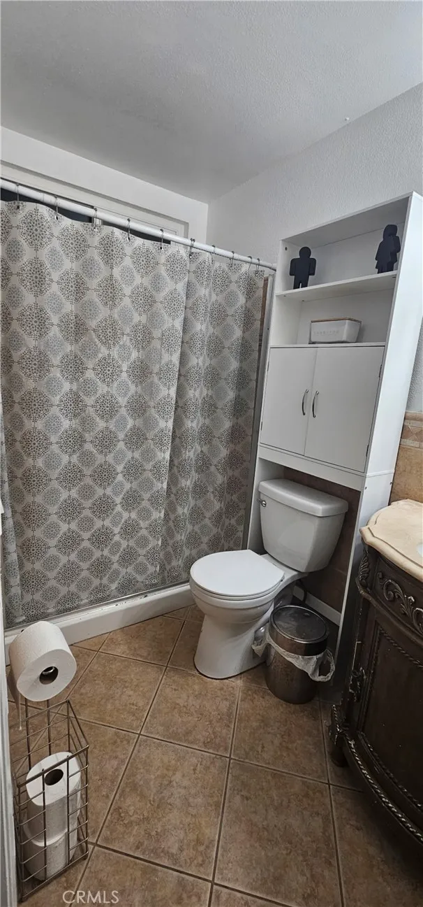 1386 E F Ontario, CA 91764