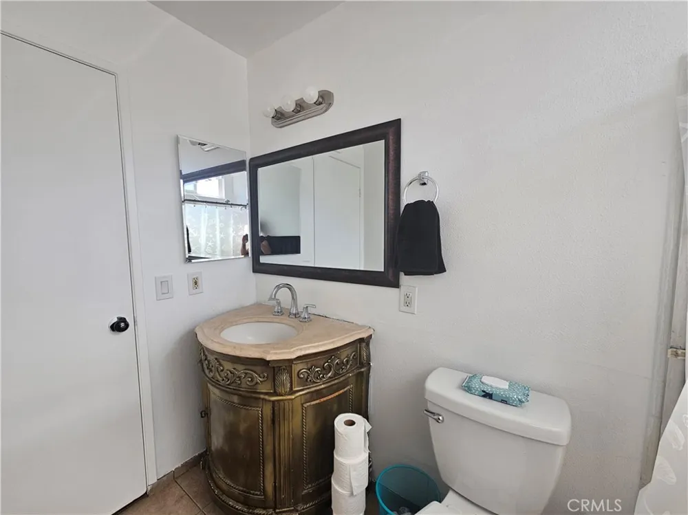 1386 E F Ontario, CA 91764