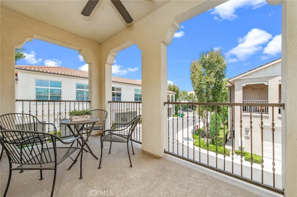 68 Rose Arch Irvine, CA 92620