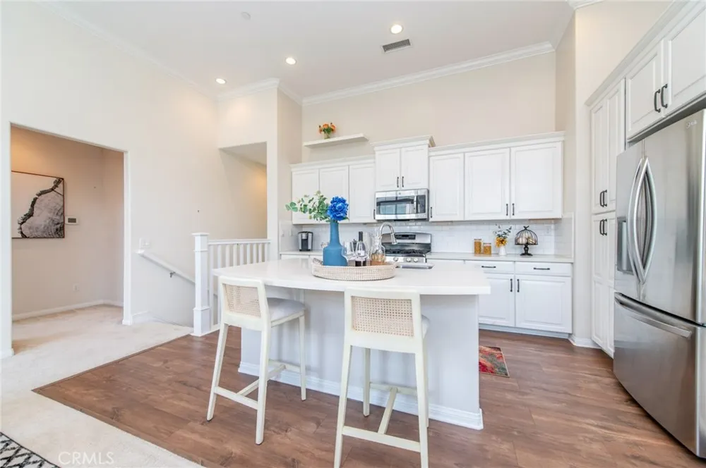 68 Rose Arch Irvine, CA 92620