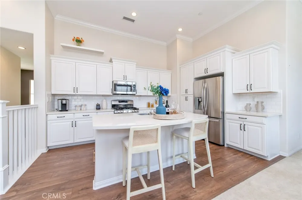 68 Rose Arch Irvine, CA 92620