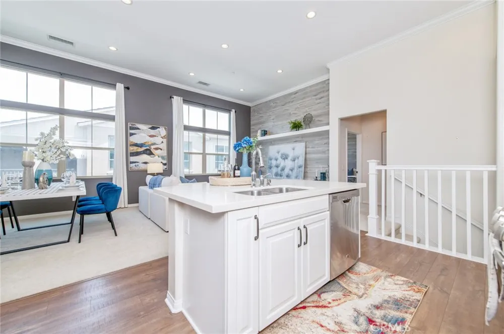 68 Rose Arch Irvine, CA 92620