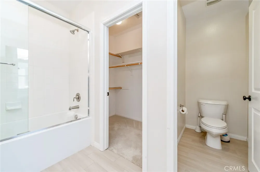 68 Rose Arch Irvine, CA 92620