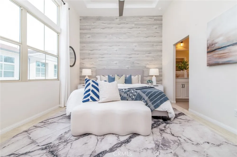 68 Rose Arch Irvine, CA 92620