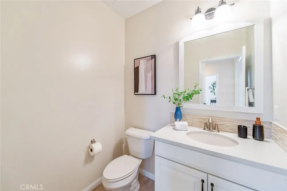 68 Rose Arch Irvine, CA 92620