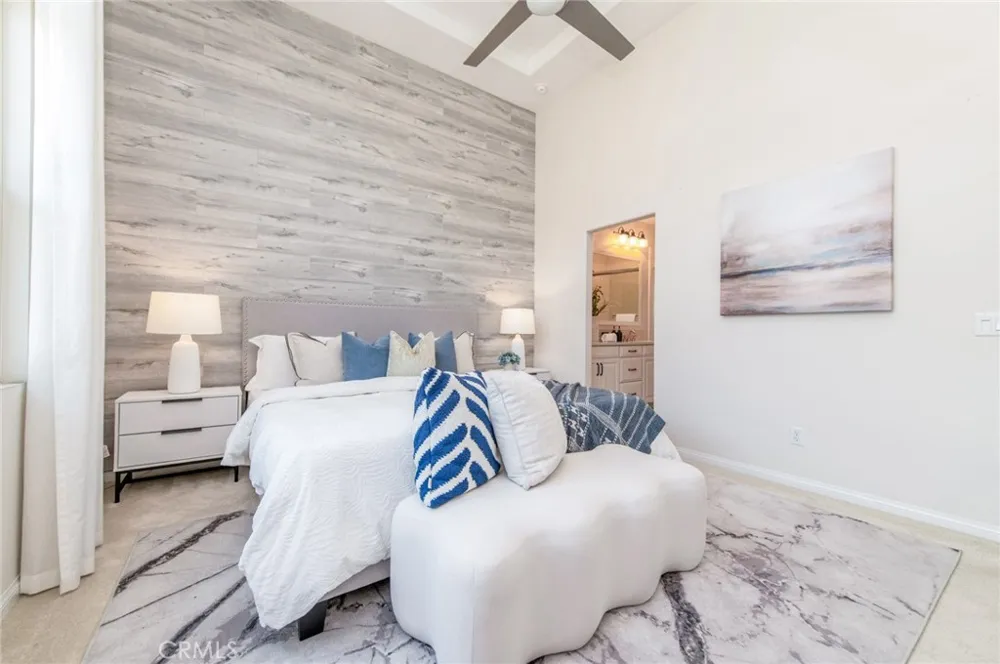 68 Rose Arch Irvine, CA 92620