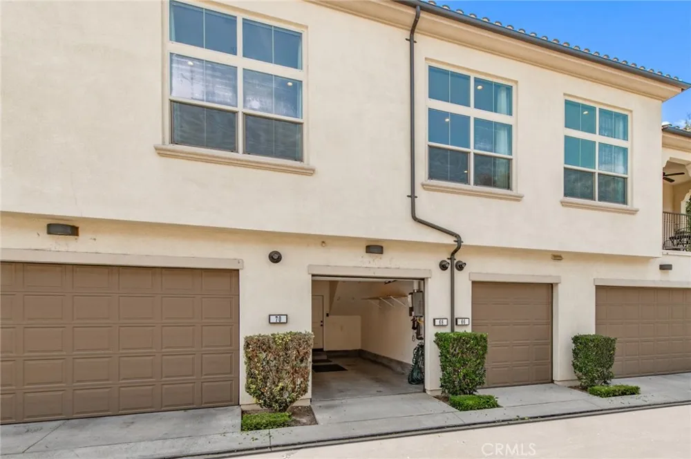 68 Rose Arch Irvine, CA 92620