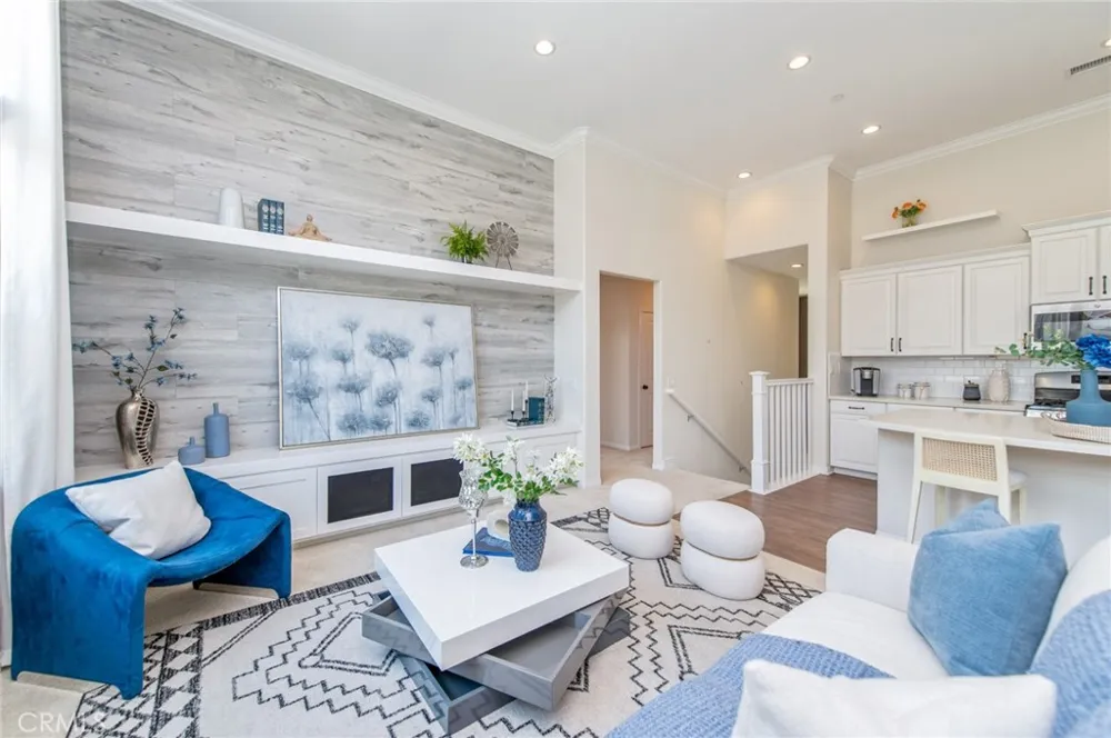 68 Rose Arch Irvine, CA 92620