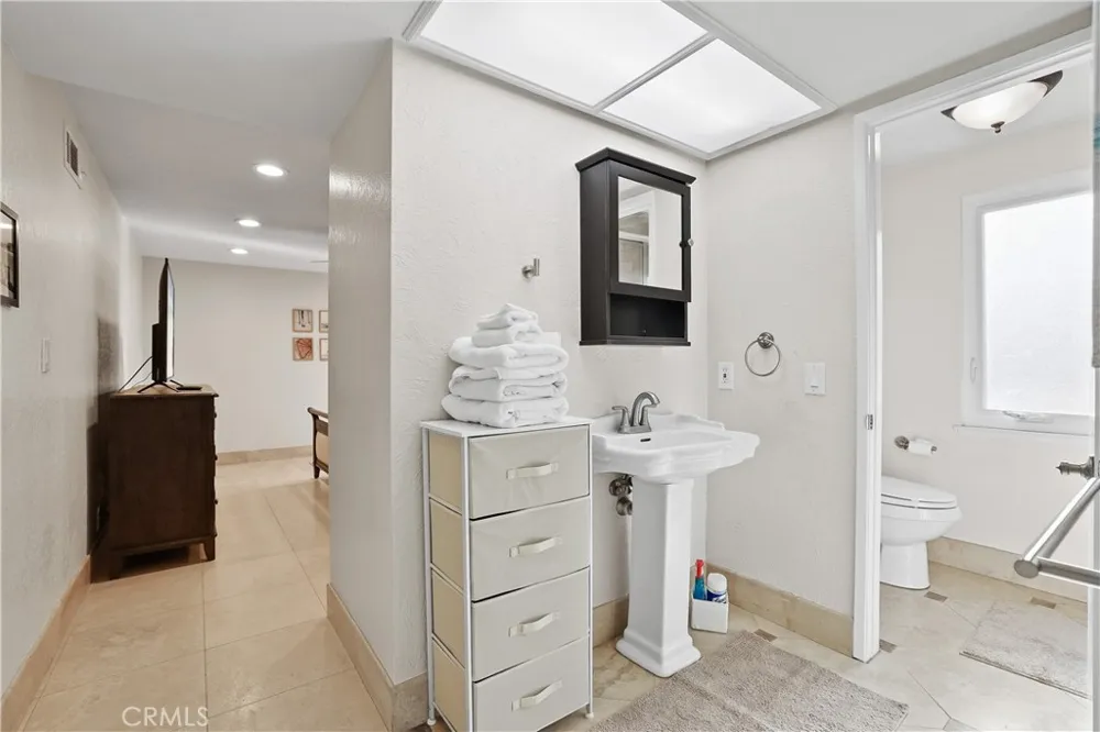 20981 Coastview Lane Huntington Beach, CA 92648
