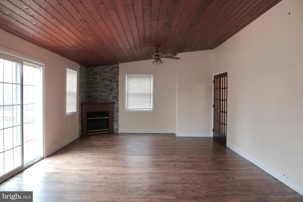 102 E MAIN STREET Marlton, NJ 08053