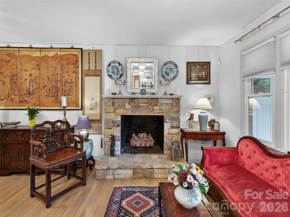 52 Melody Lane Saluda, NC 28773